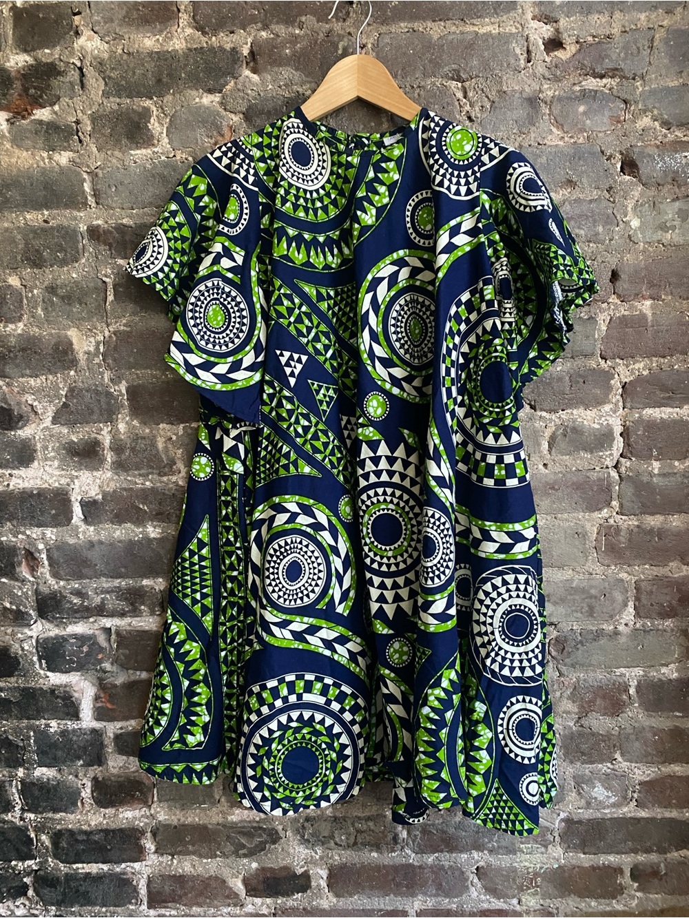Grass-Fields Women’s Navy and Lime Green Patterned Babydoll Flutter-Sleeve Dress